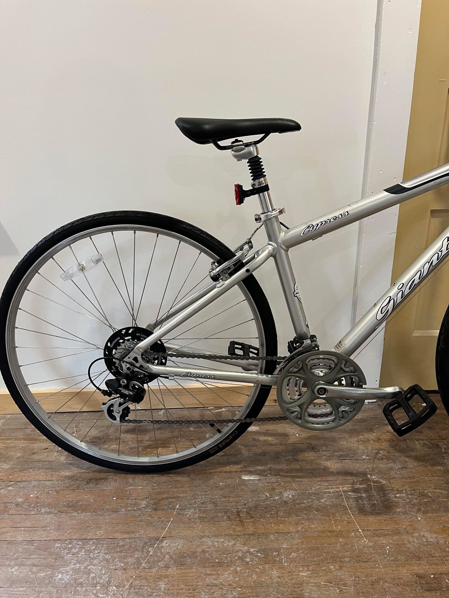 Refurbished Giant Cypress Dark Silver Medium