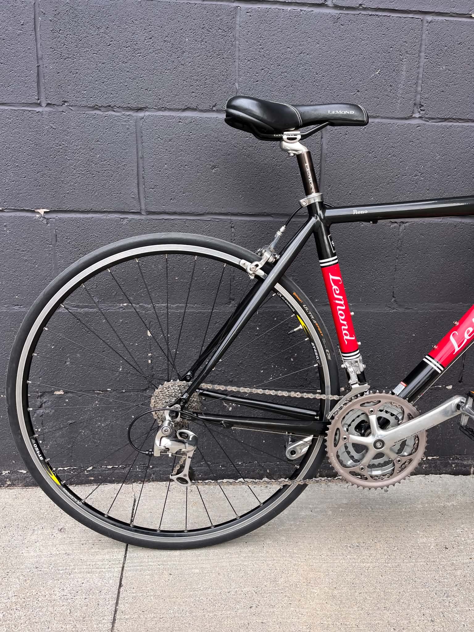 Lemond Refurbished Lemond Reno 51cm Black and red