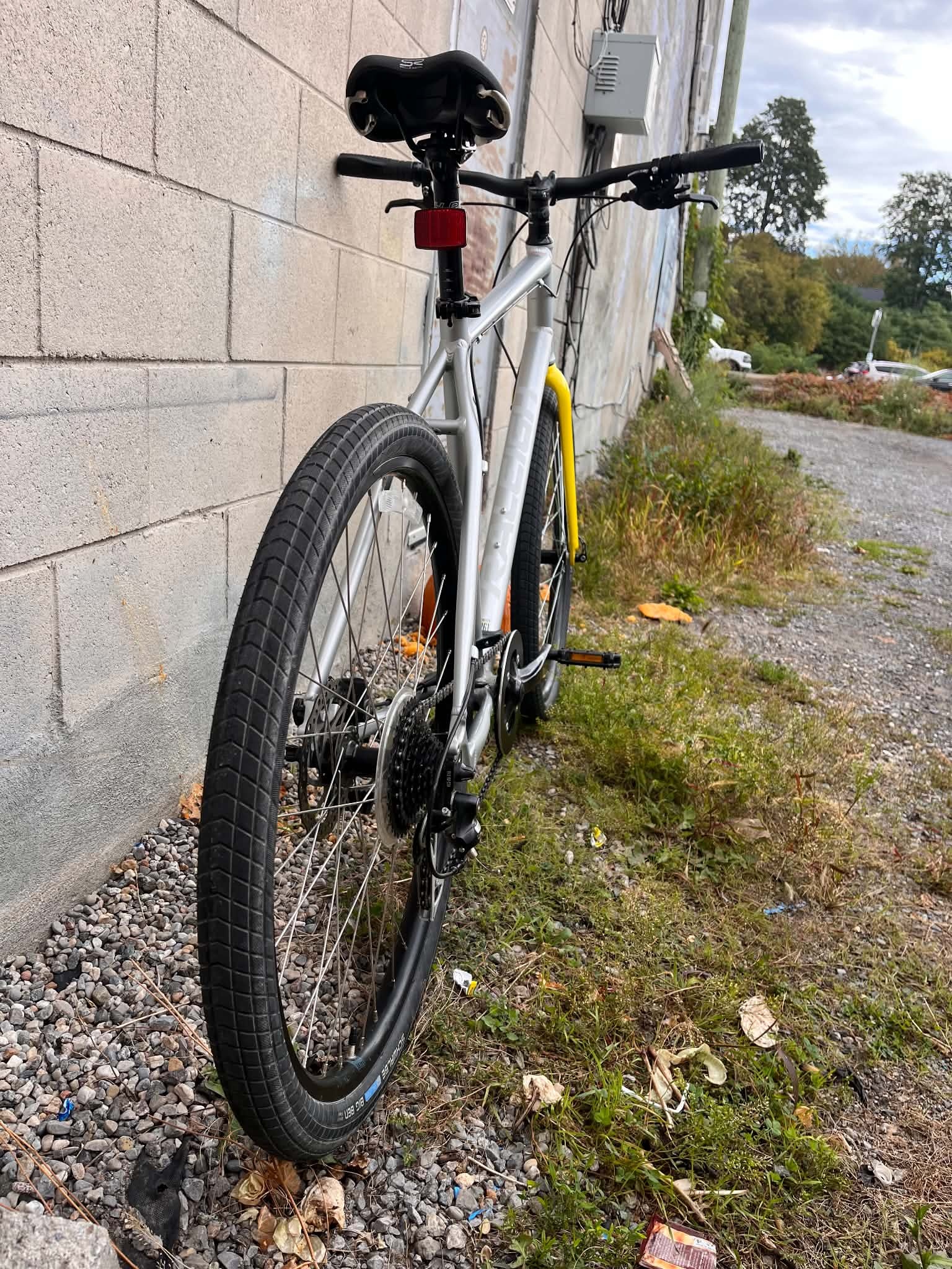 Refurbished Raleigh Redux Silver L ( 20")  650B