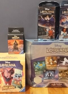 Lorcana Bundle 3 : 2 Starter Decks, Mulan Sleeves, Inklands Trove, D100 Collector's Edition (EN)