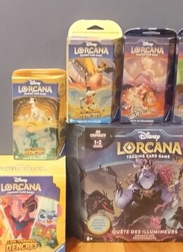 Lorcana Bundle 8 : 4 Decks de Démarrage, Terres d'Encre Trove, Quête des Illumineurs (FR)