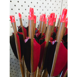 Pinals Made Arrow Furious 6.2 600 wood grain 4x3" Feather Black/Red 100gr 30" Ea