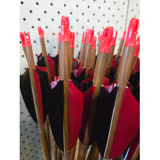 Pinals Made Arrow Furious 6.2 600 wood grain 4x3" Feather Black/Red 100gr 30" Ea