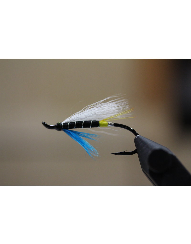 Salmon Tying -  Canada