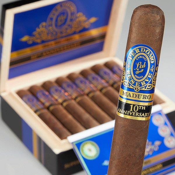 Perdomo Perdomo Reserve 10th Anniversary Maduro Super Toro- Single Cigar