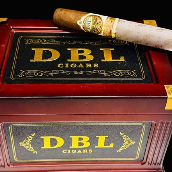 DBL Cigars DBL Chengo Toro Ultra Premium Maduro- 6 x 52- Single Cigar