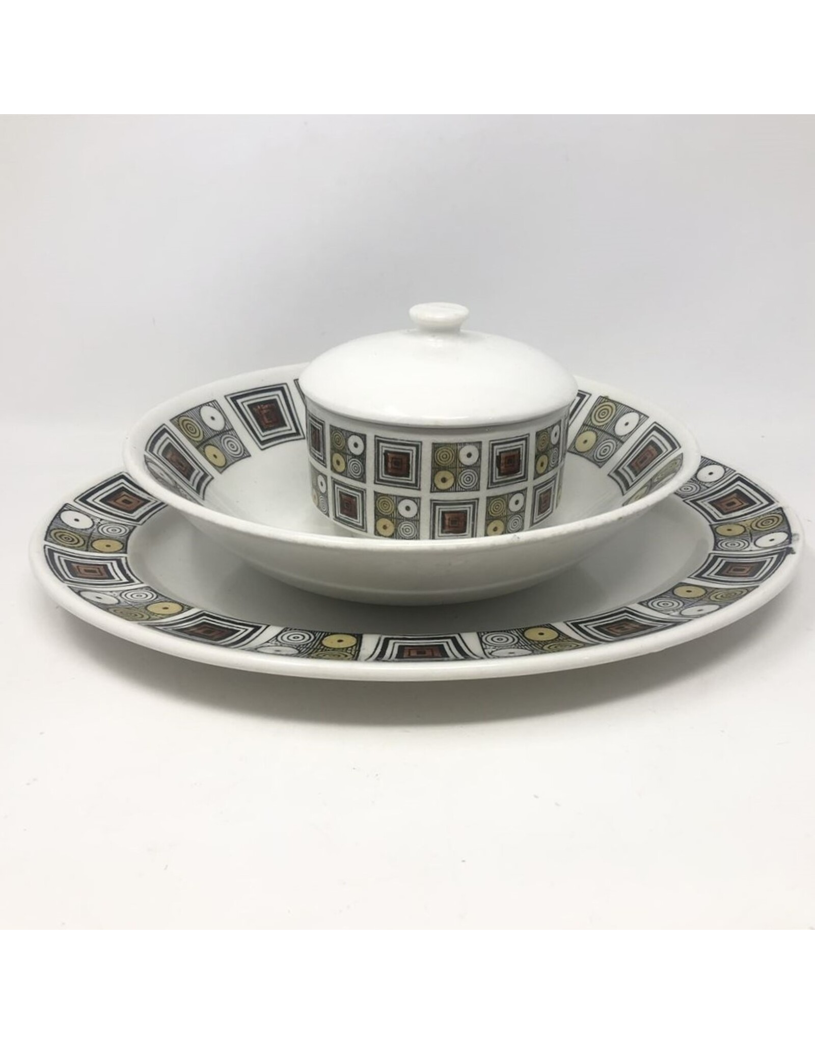 Ironstone plate set
