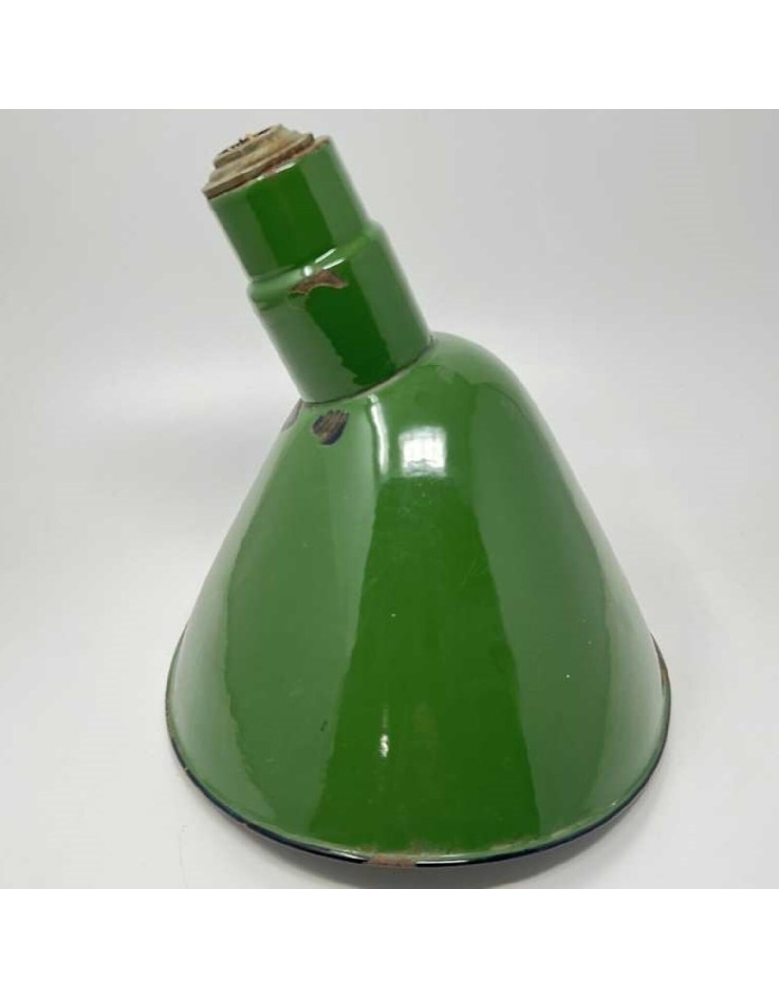 Angled enamel shade