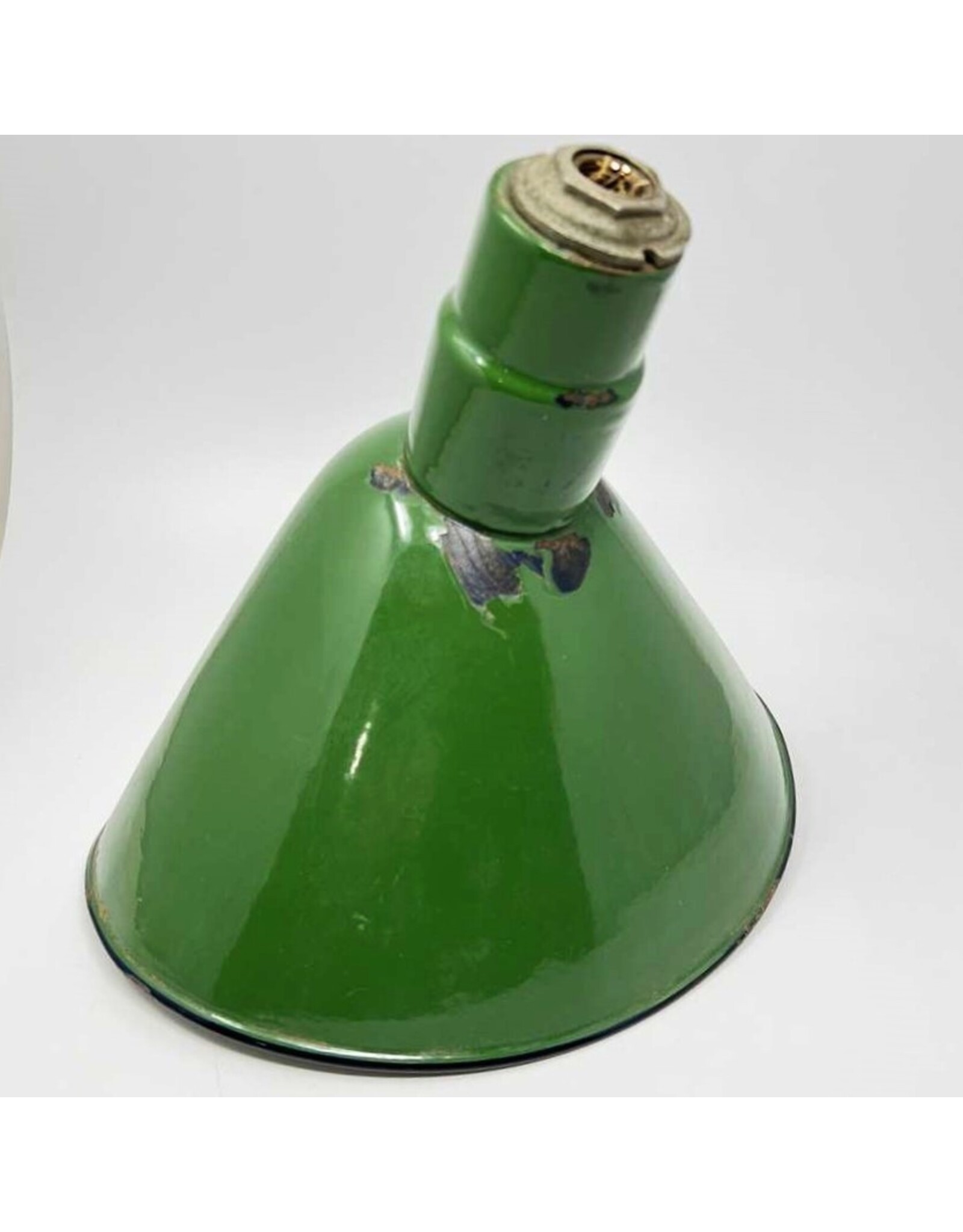 Angled enamel shade