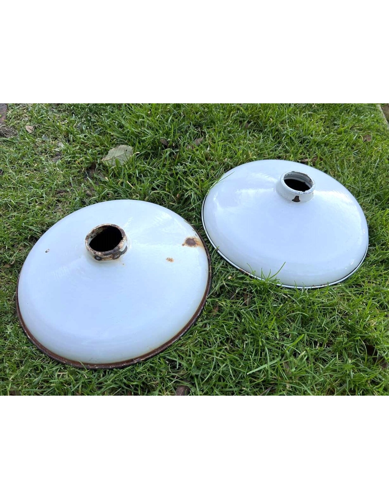 Enamel light shade