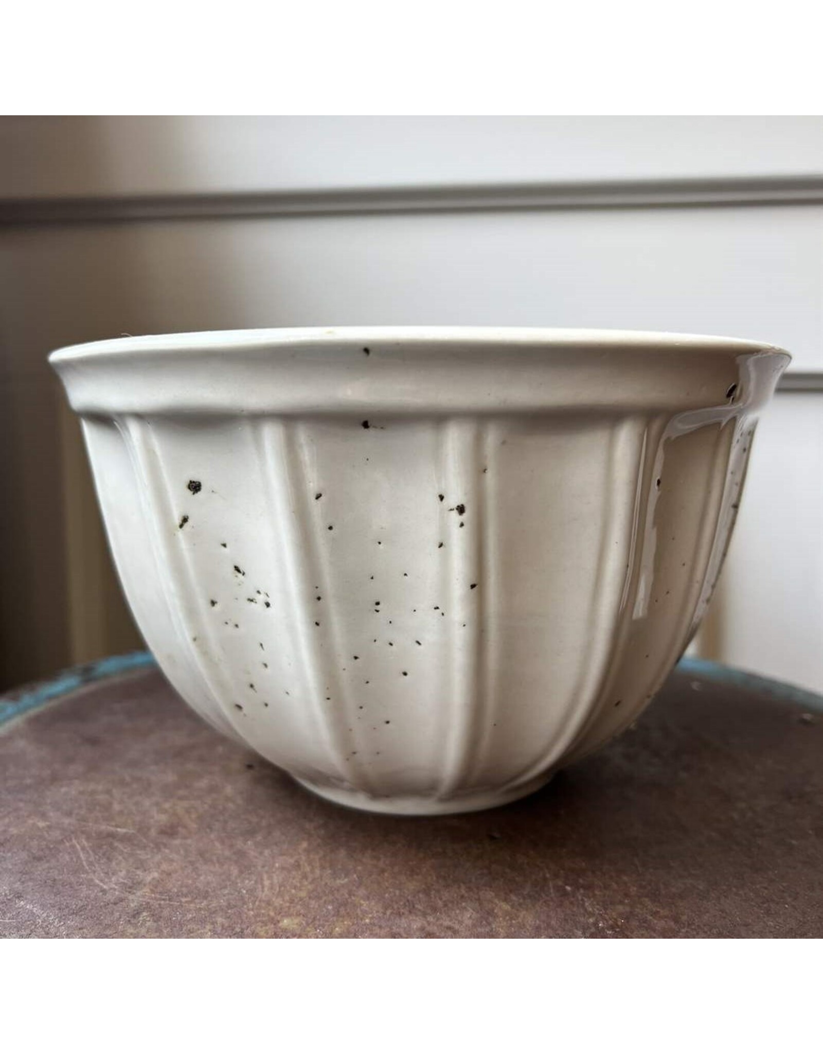 Mixing bowl with spout - heavy stoneware exterior pitting scalloped outside