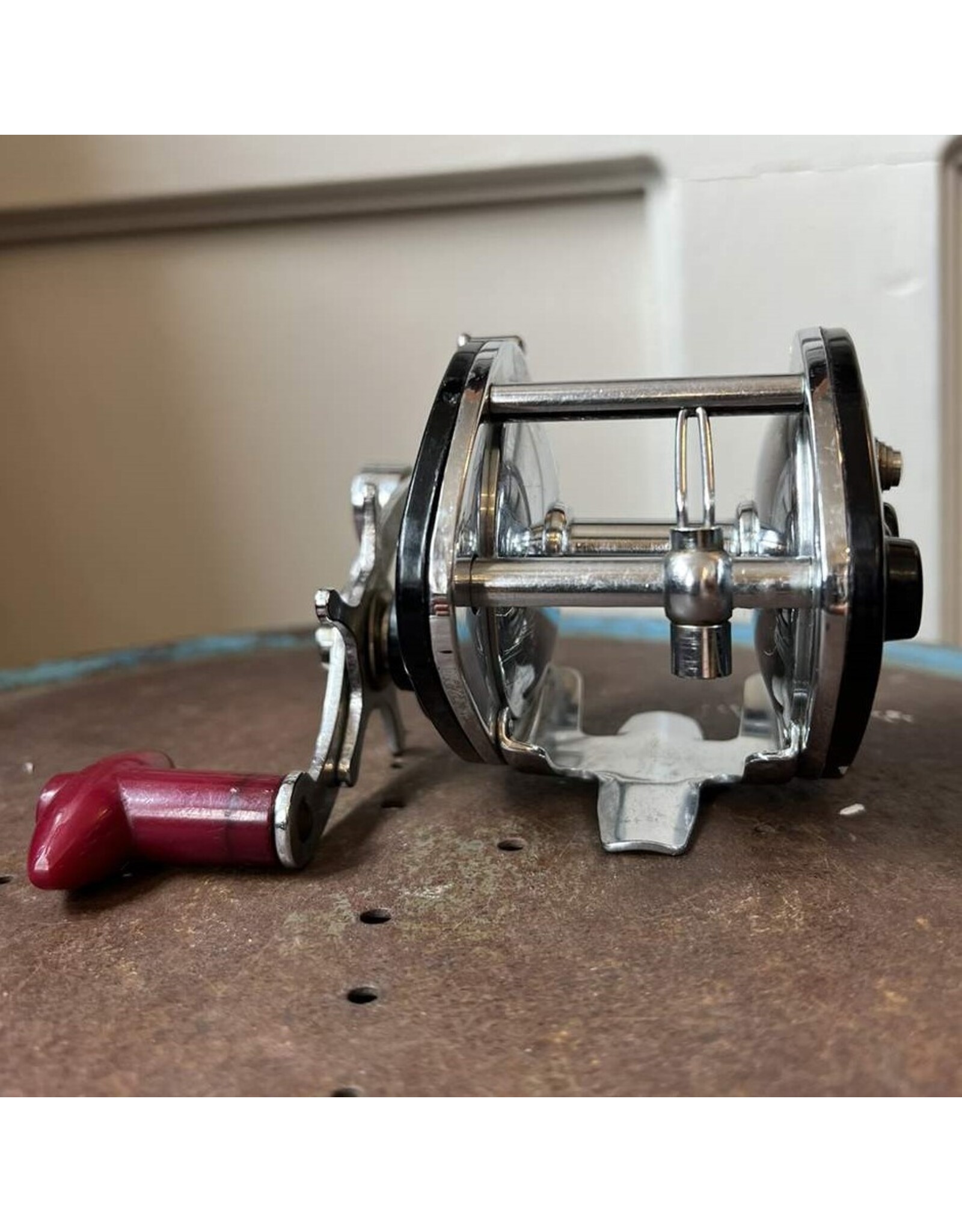 Fishing reel - SureStrike 21-862, made in Japan