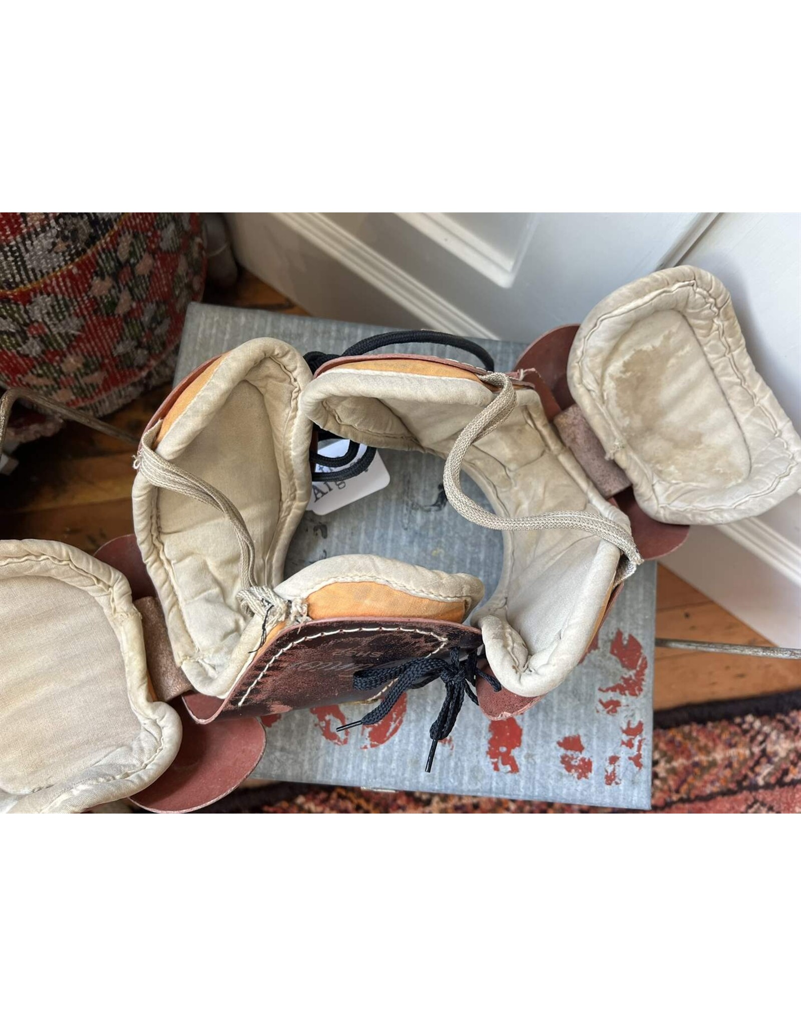 Hockey shoulder pads - leather Black Diamond SH62 Junior