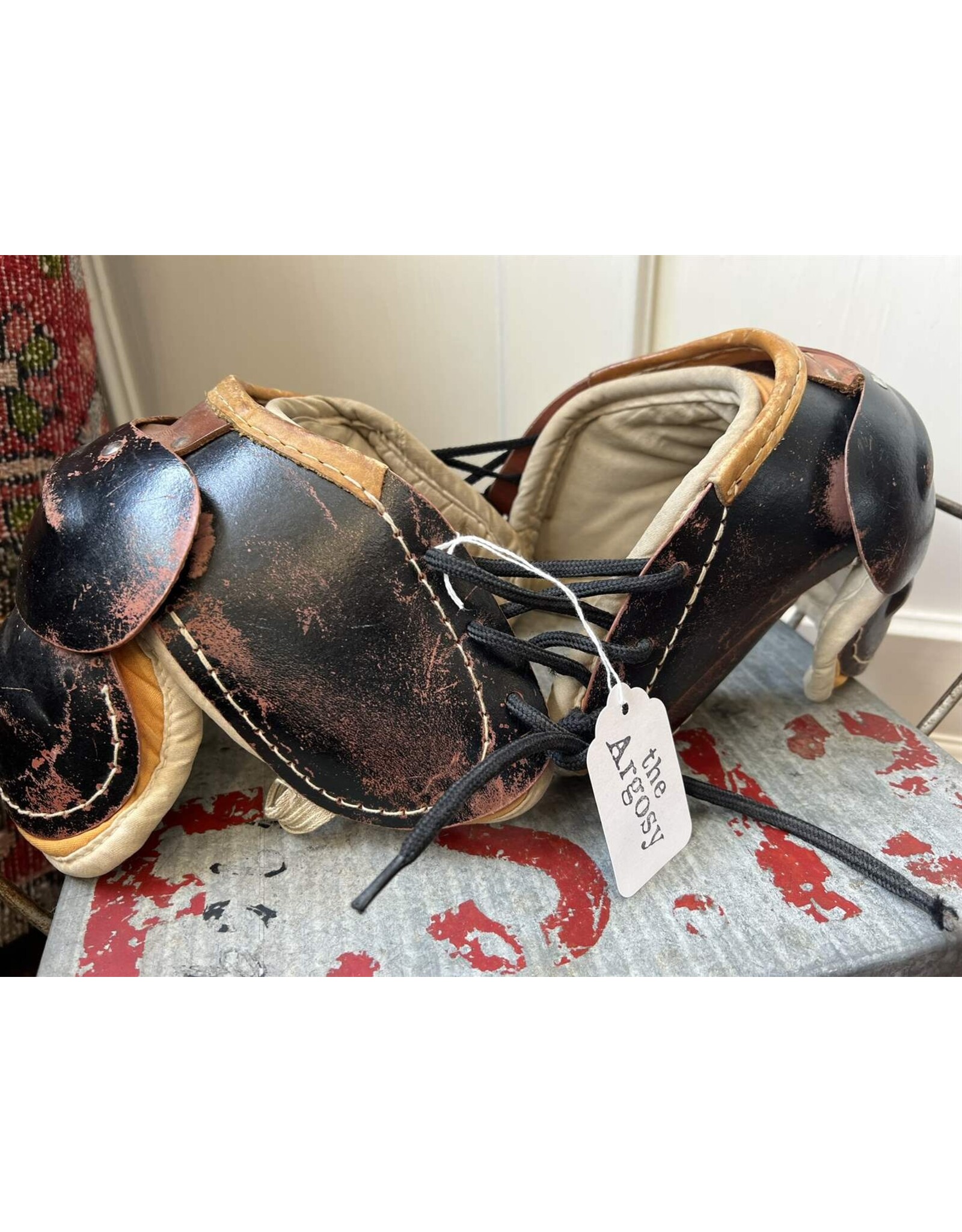 Hockey shoulder pads - leather Black Diamond SH62 Junior