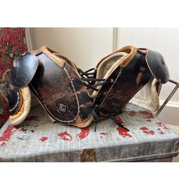 Hockey shoulder pads