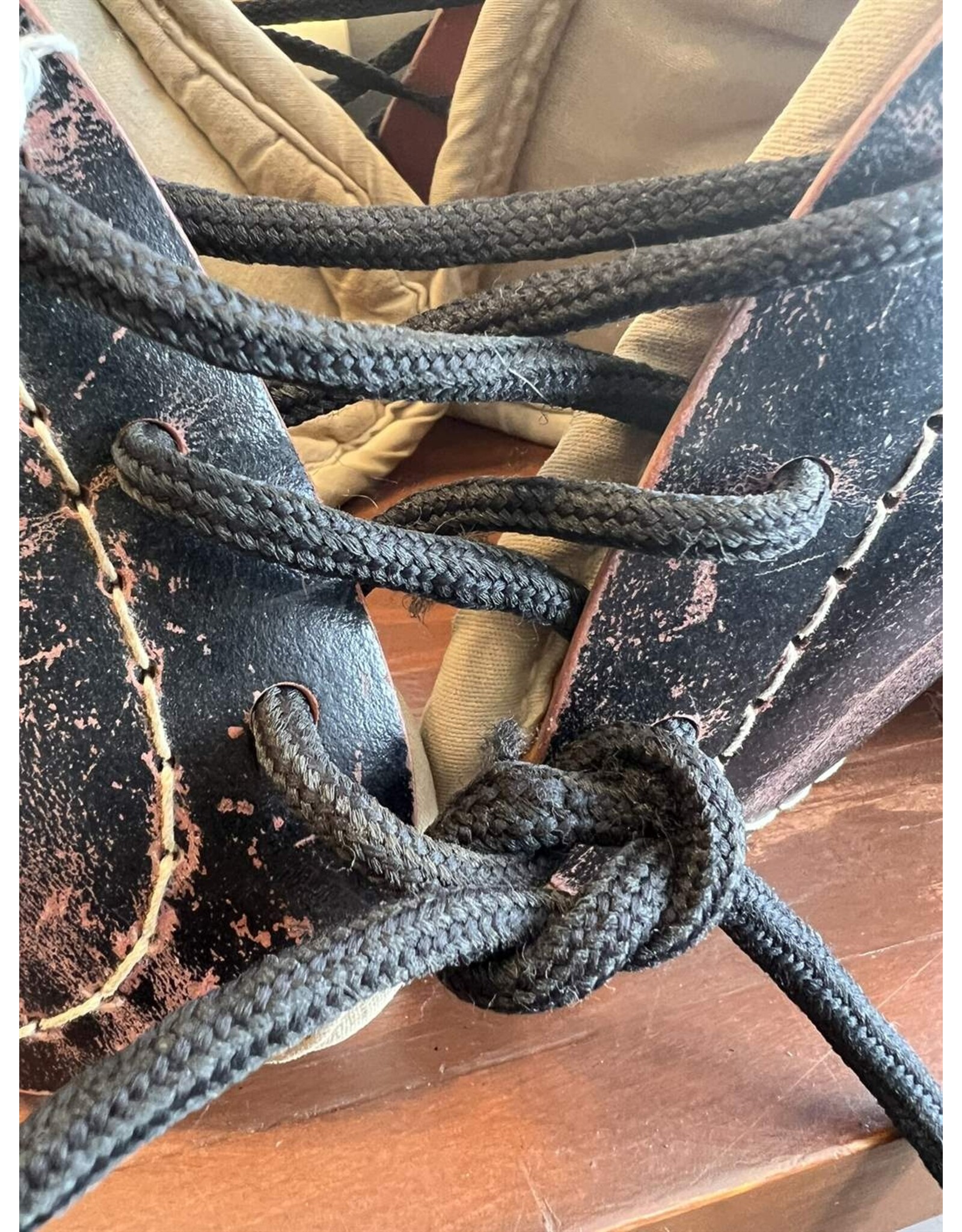 Hockey shoulder pads - leather Black Diamond SH62 Junior