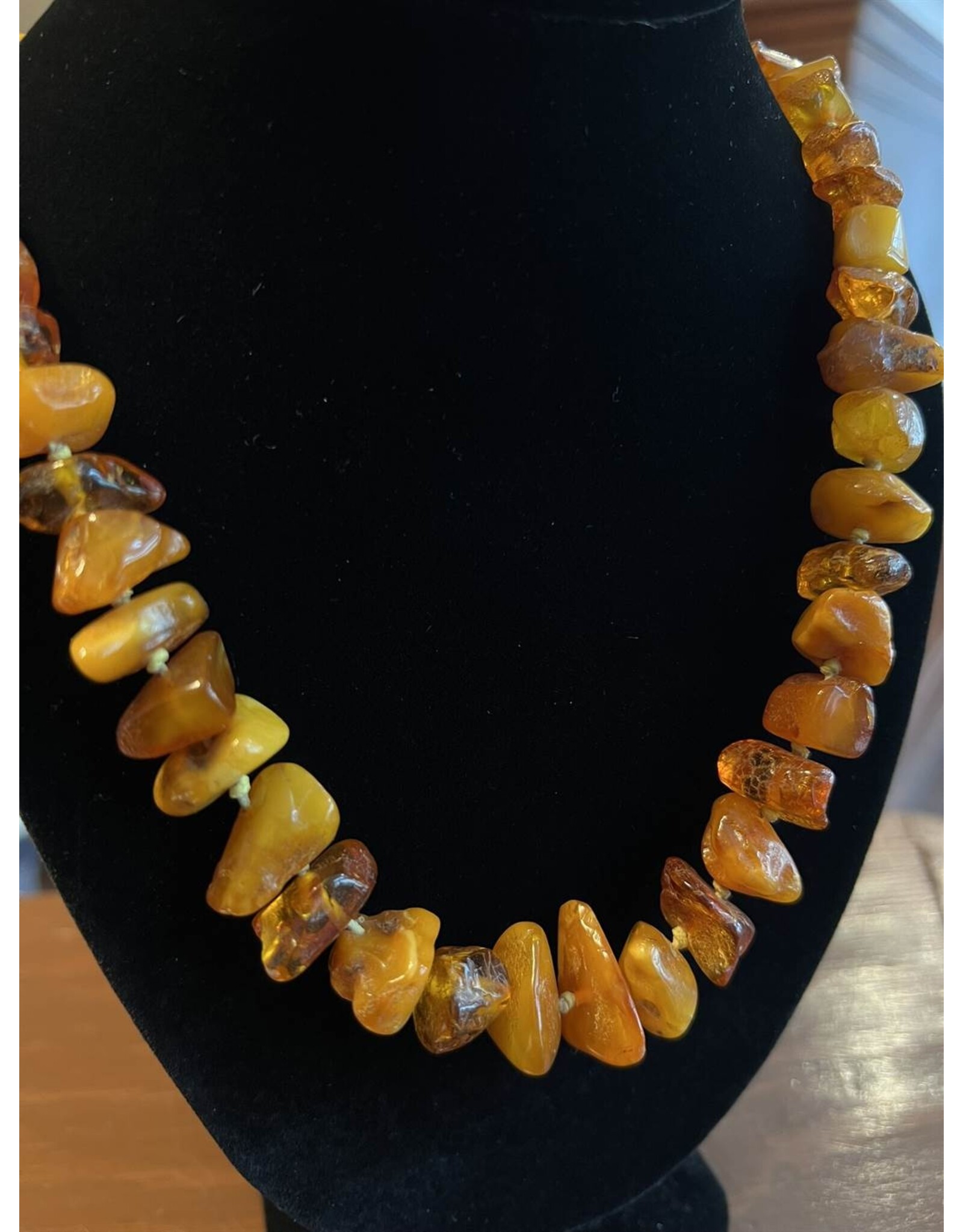 Necklace - amber polished rough chunks, some egg yolk, 38g, 22"