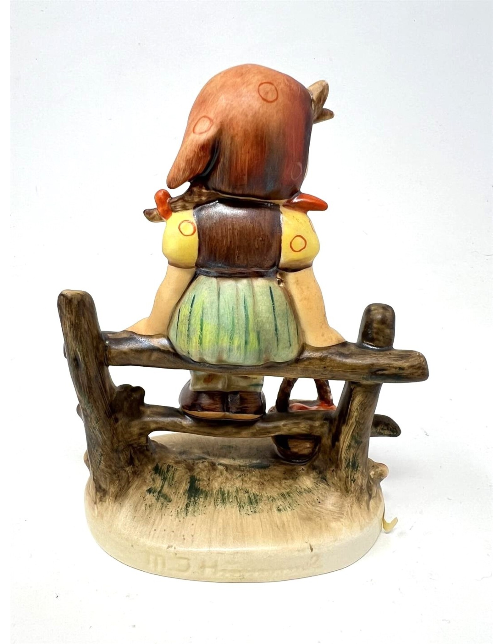 Hummel figurine - Just Resting 112/I 1981 Goebel