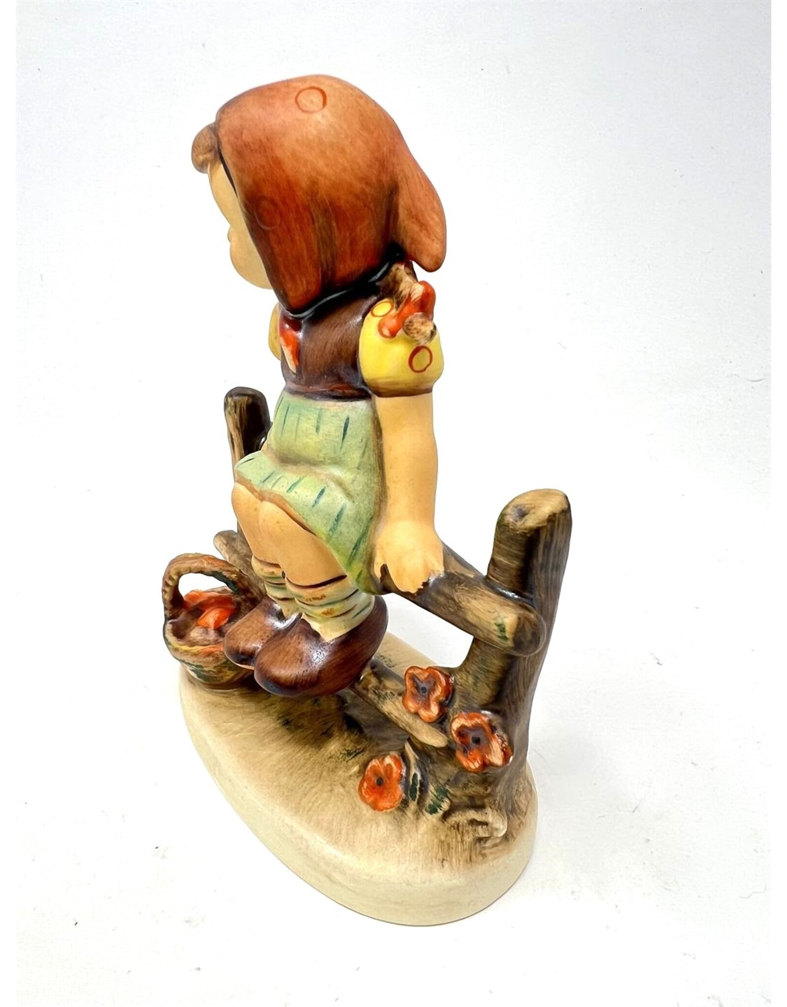 Hummel figurine - Just Resting 112/I 1981 Goebel