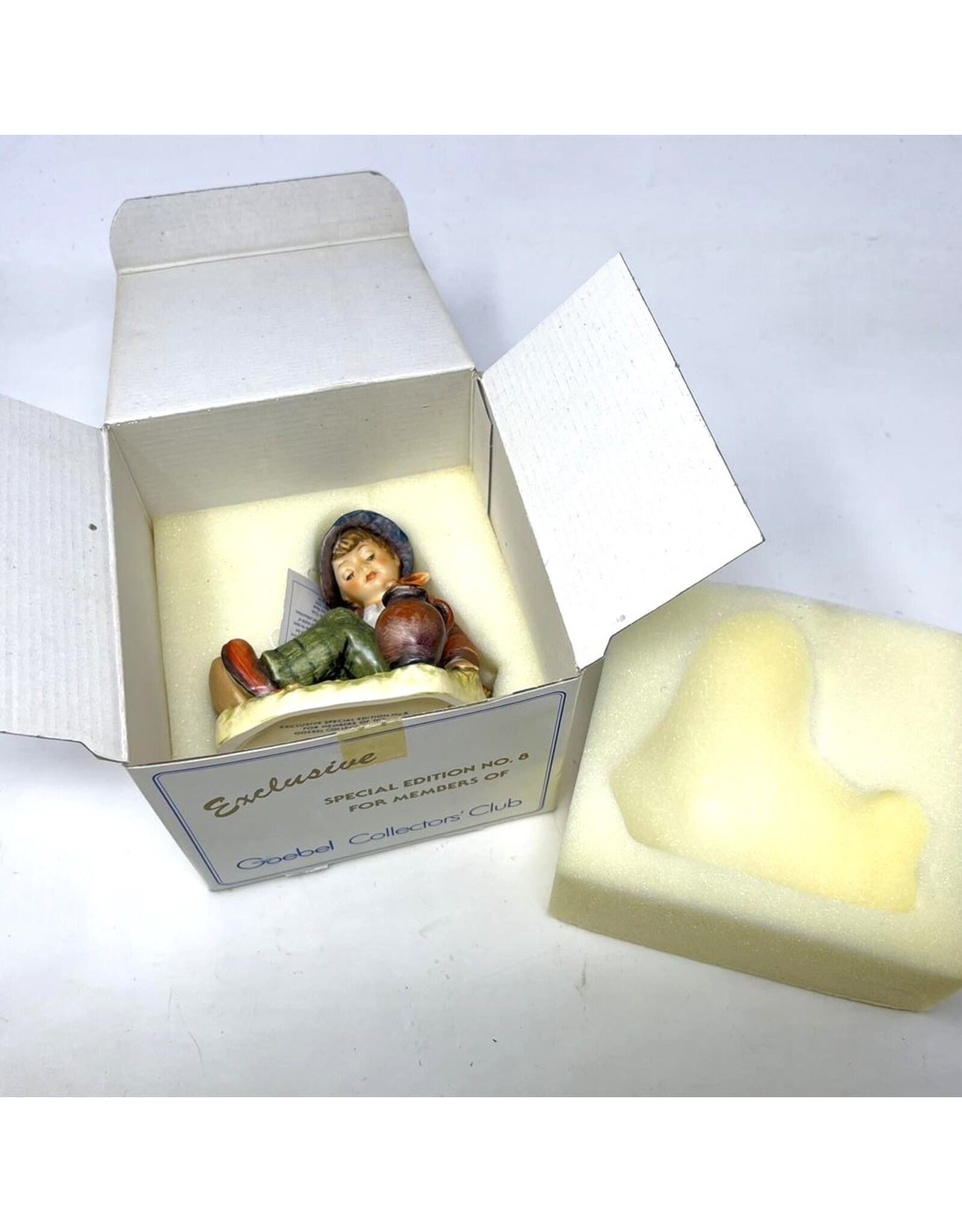 Hummel figurine - Coffee Break 409 1976 with box