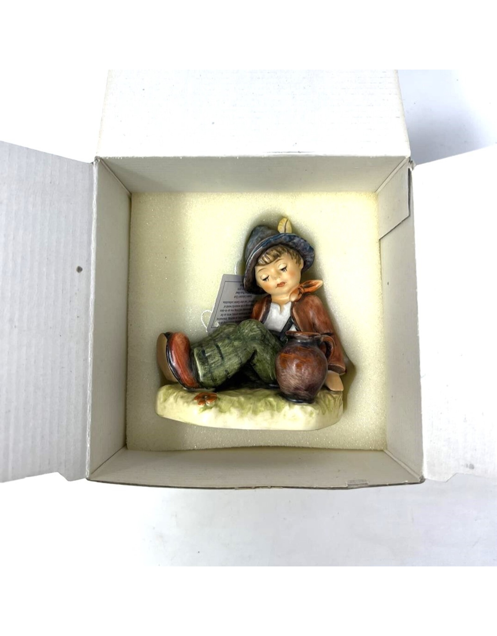 Hummel figurine - Coffee Break 409 1976 with box