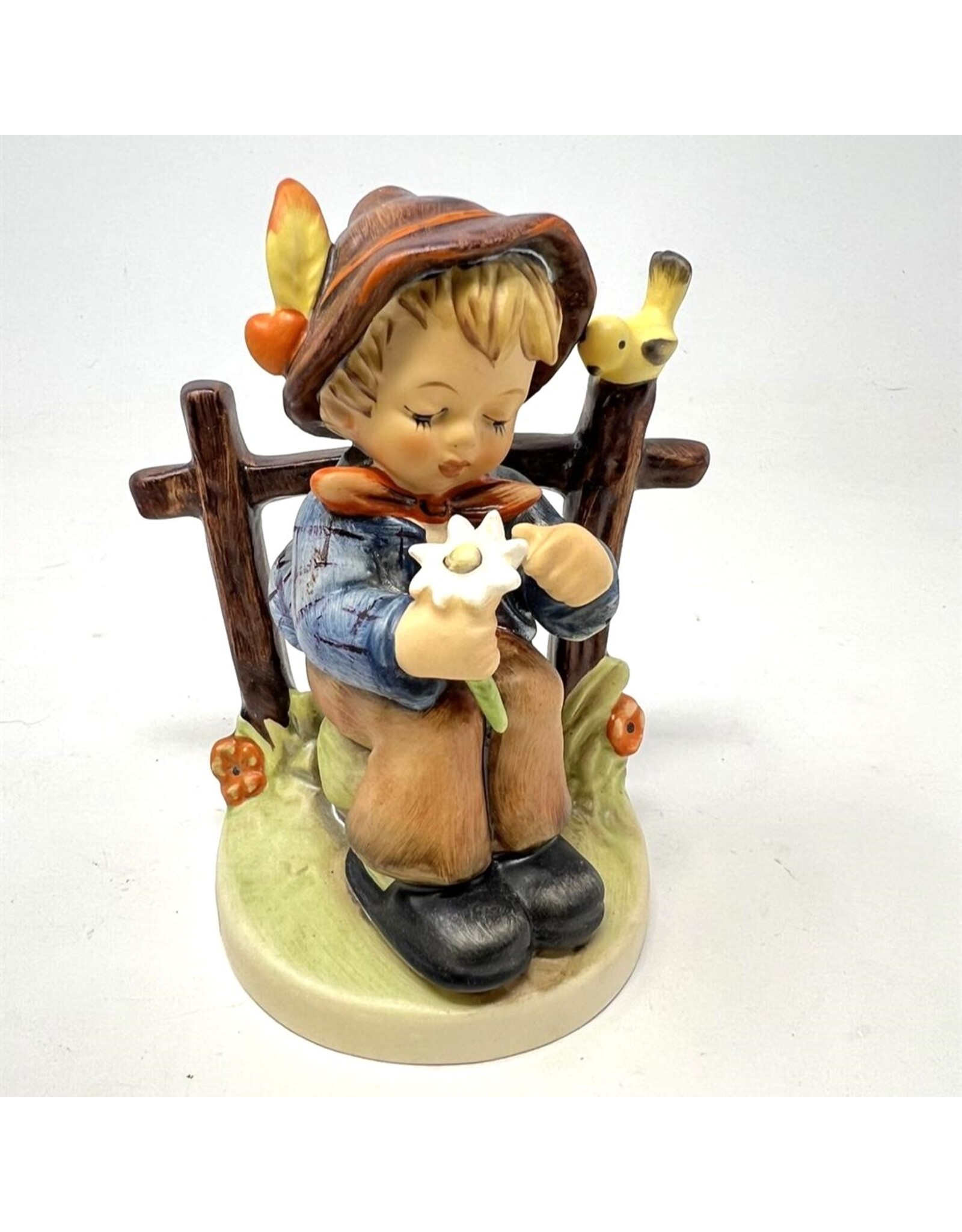 Hummel figurine - She Loves Me 174 1983 with box