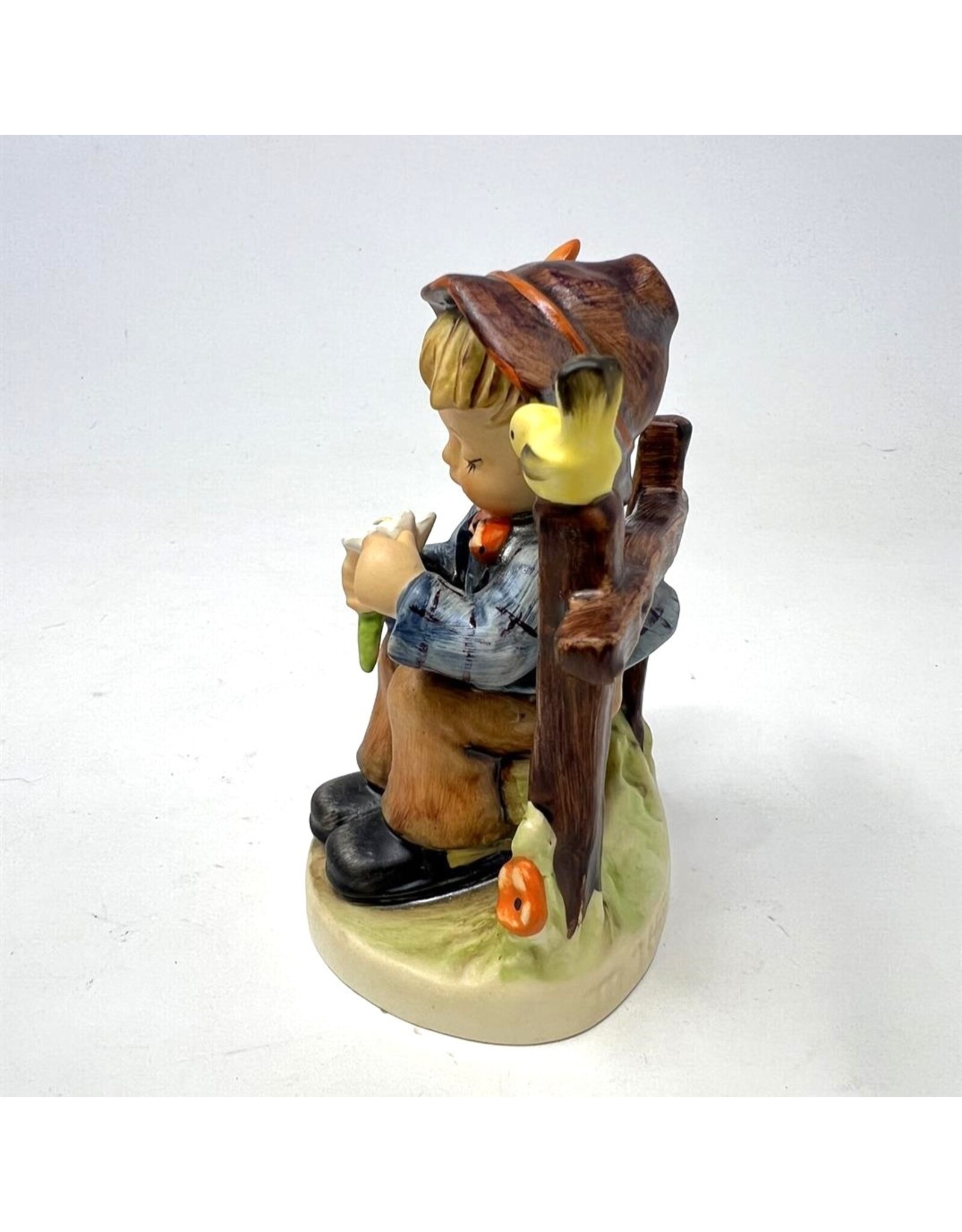 Hummel figurine - She Loves Me 174 1983 with box
