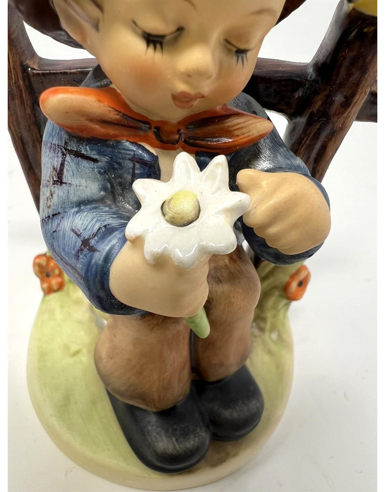 Hummel figurine - She Loves Me 174 1983 with box