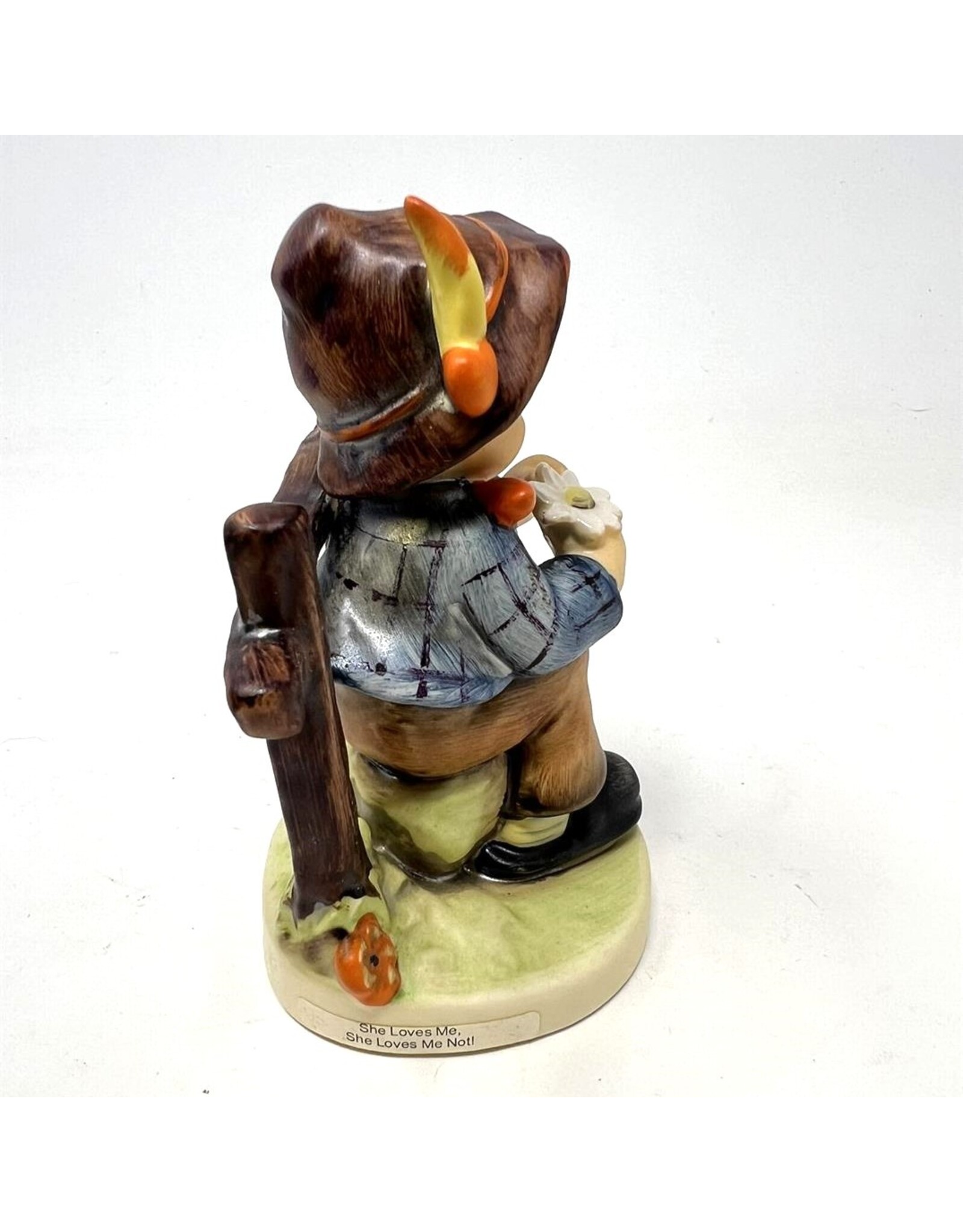 Hummel figurine - She Loves Me 174 1983 with box