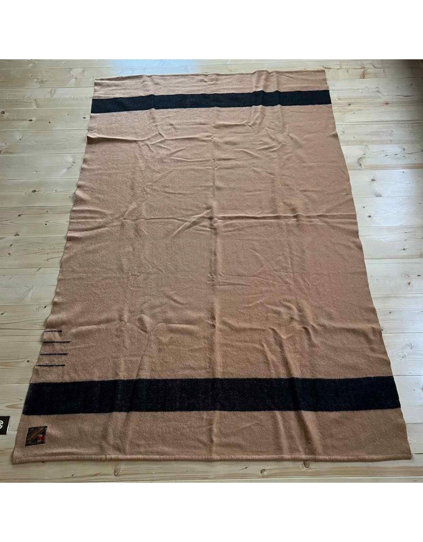 Blanket - Eaton's Trapper Point 3.5 wool camel black