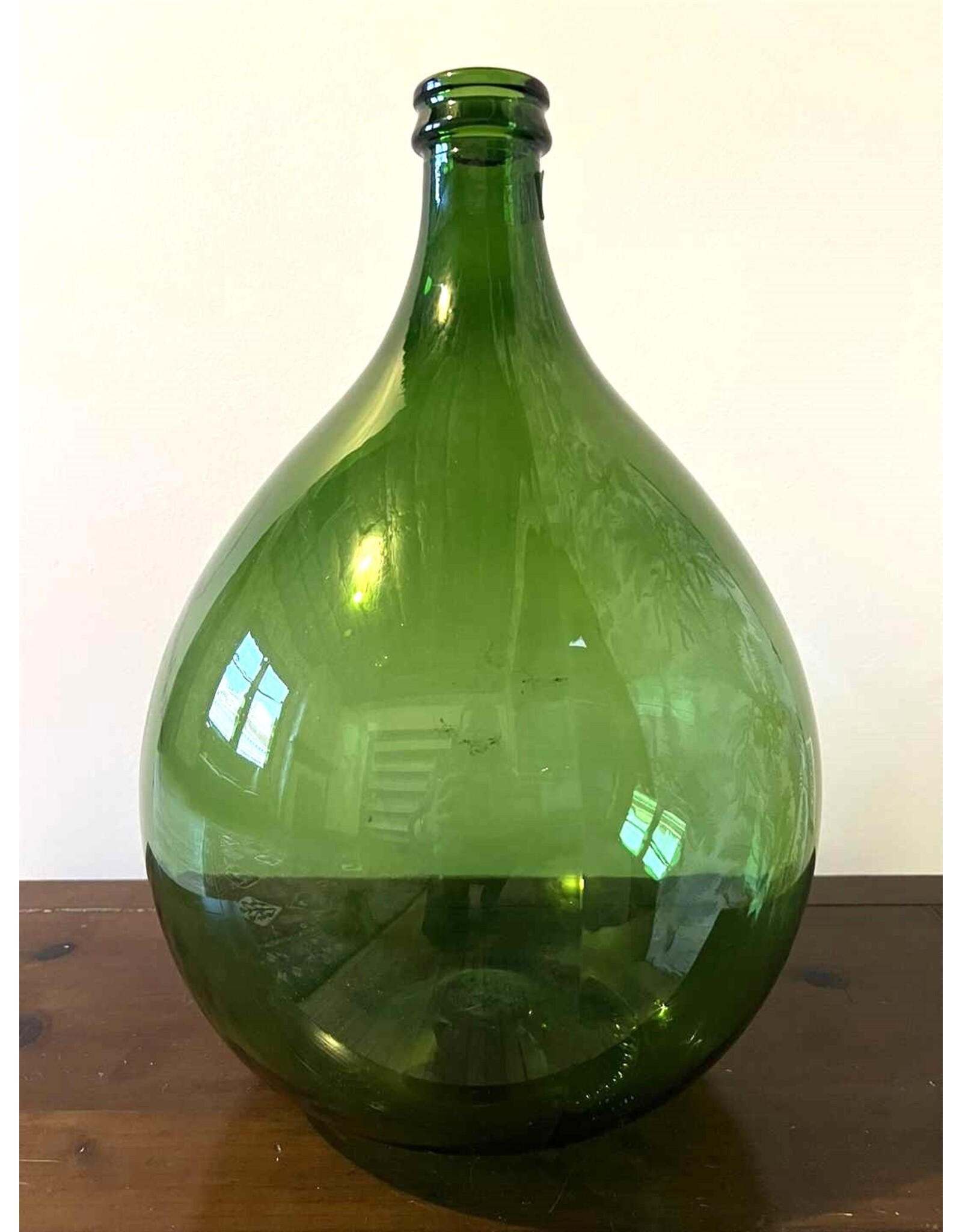 Wine carboy