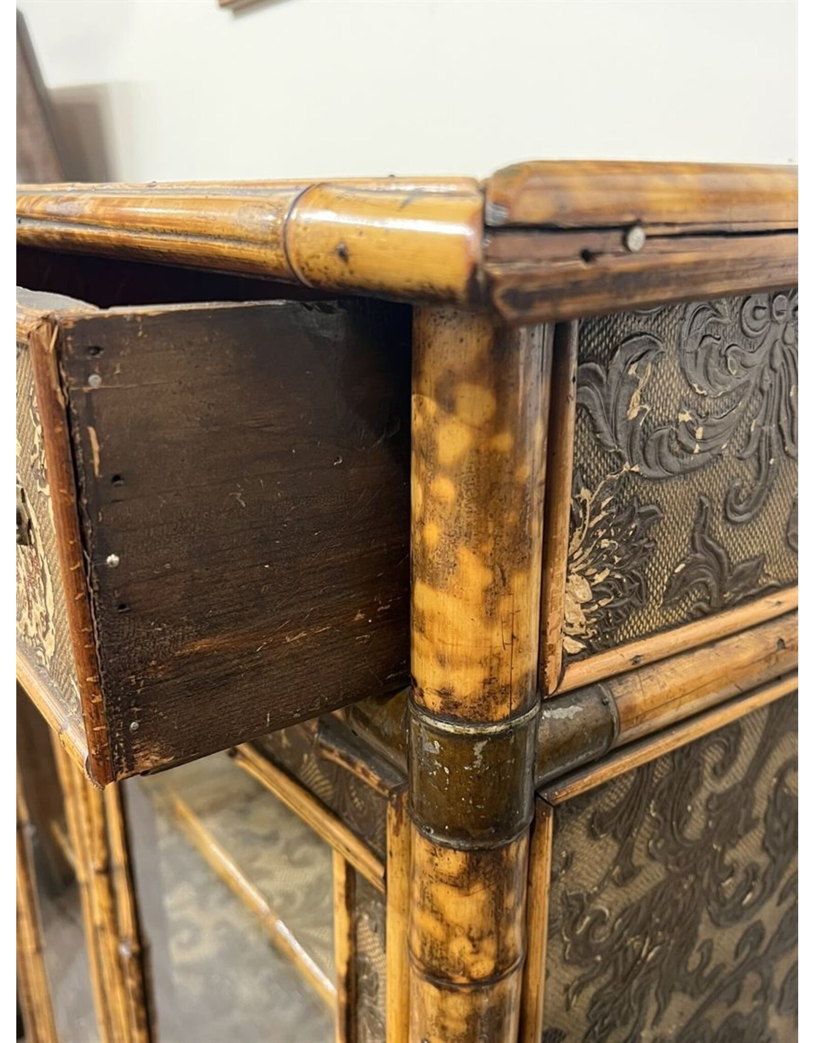Bookcase cabinet - Victorian, 1890s, chinoiserie bamboo japanned antique glass
