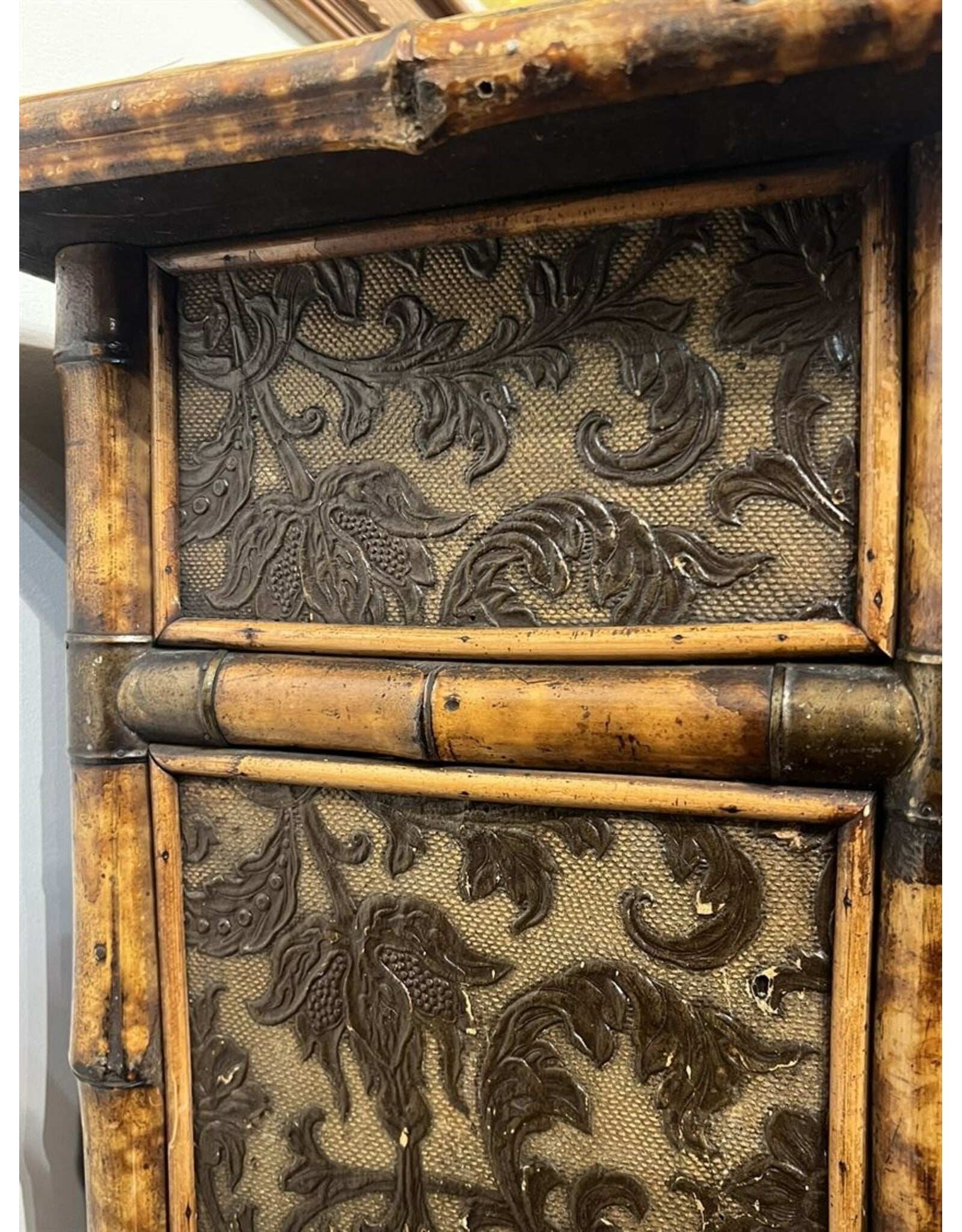 Bookcase cabinet - Victorian, 1890s, chinoiserie bamboo japanned antique glass