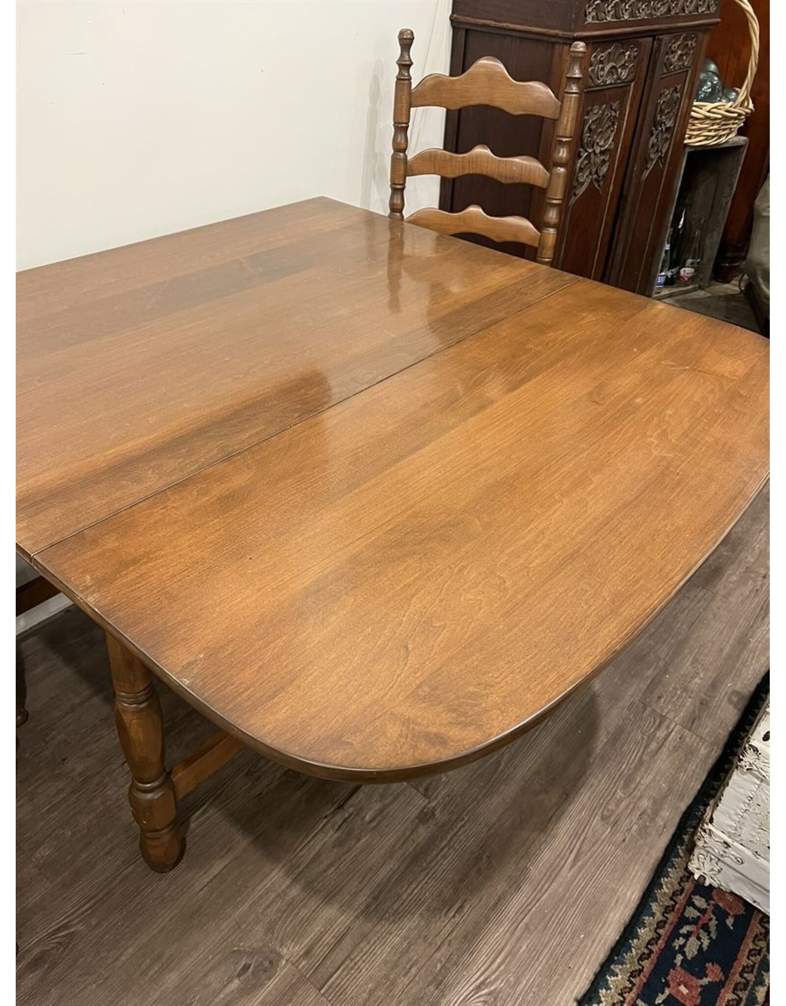 Dining room table and six chairs - maple, rush seats