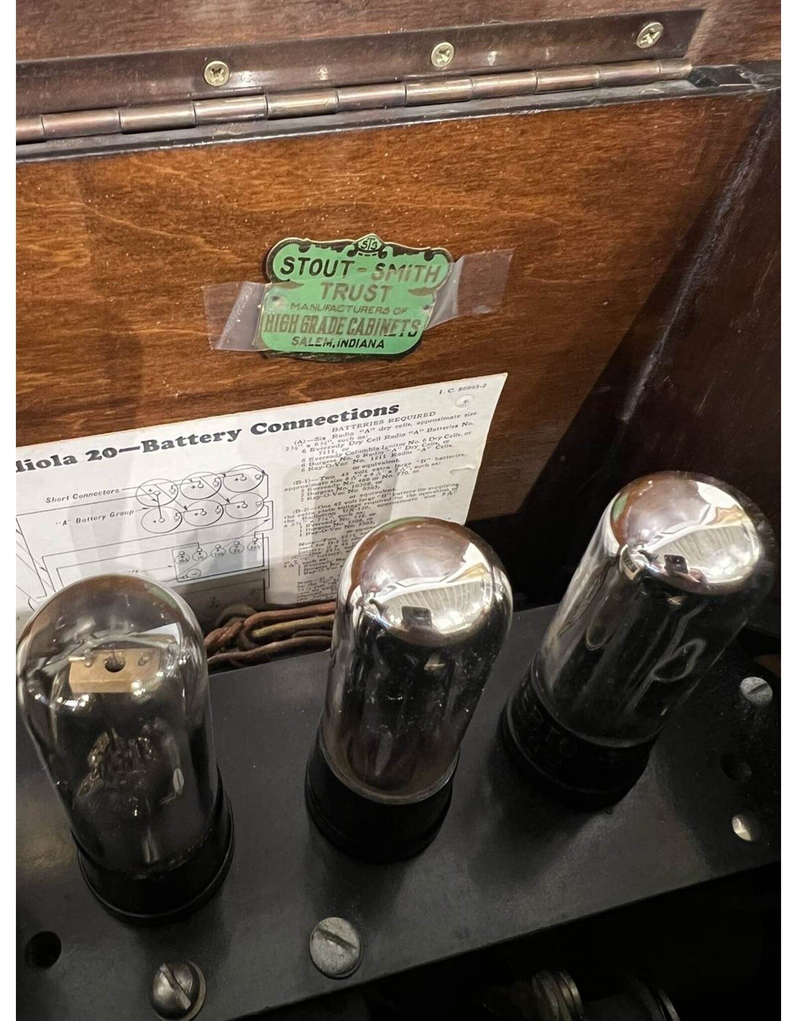 Radio - RCA Radiola 20 vacuum tube radio receiver