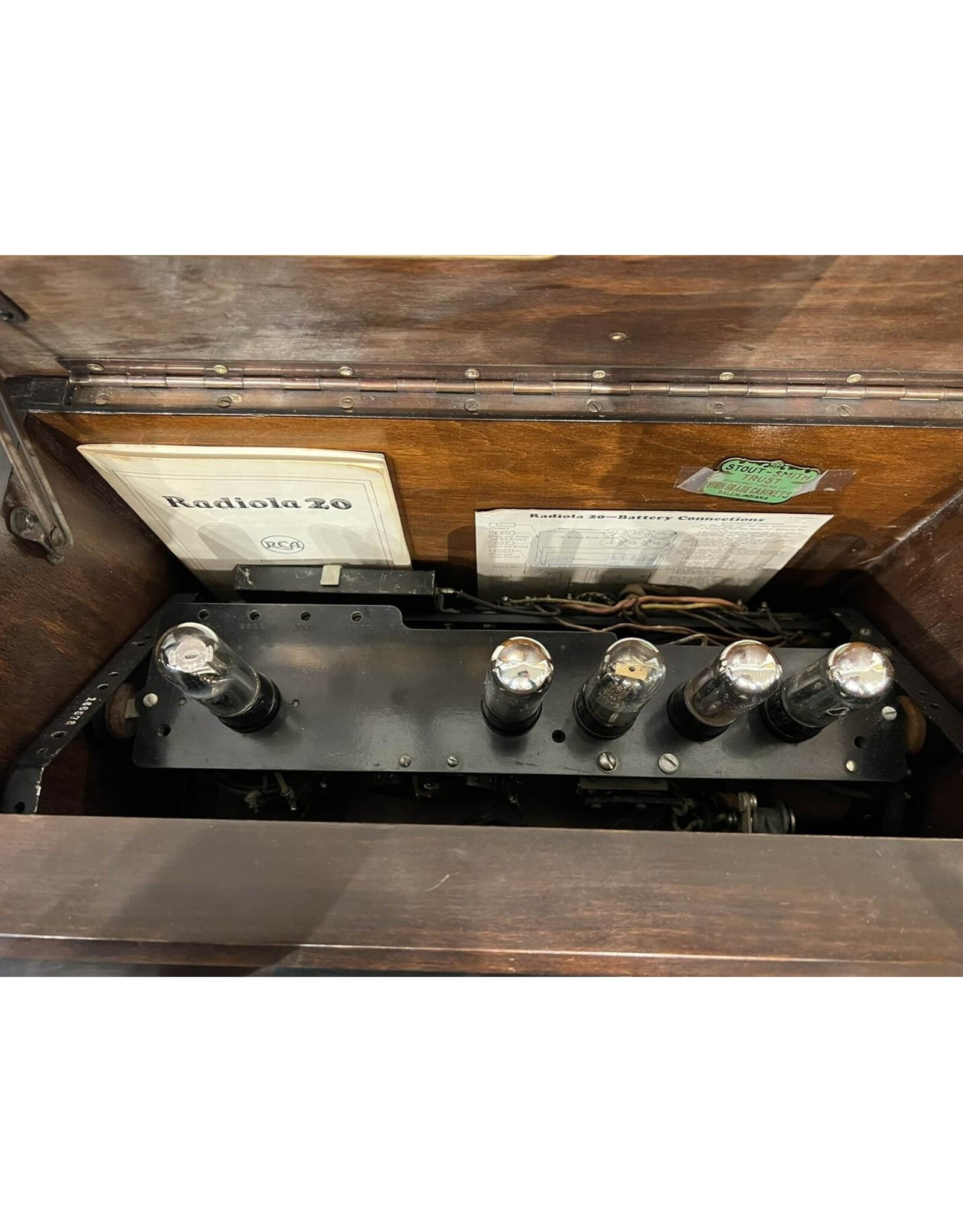 Radio - RCA Radiola 20 vacuum tube radio receiver