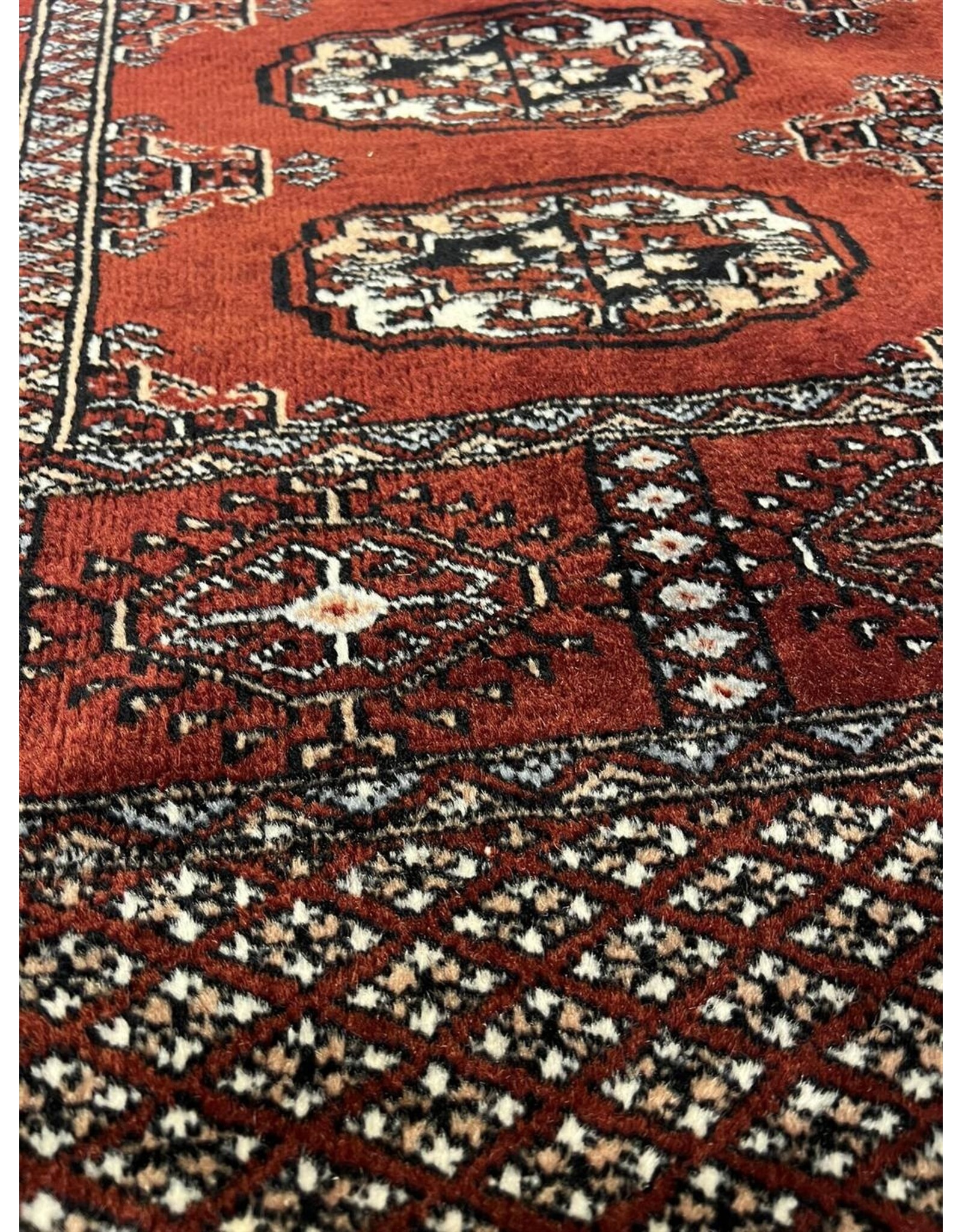 Carpet - Bokhara, gul, elephant's foot, 6'4" x 4'2"