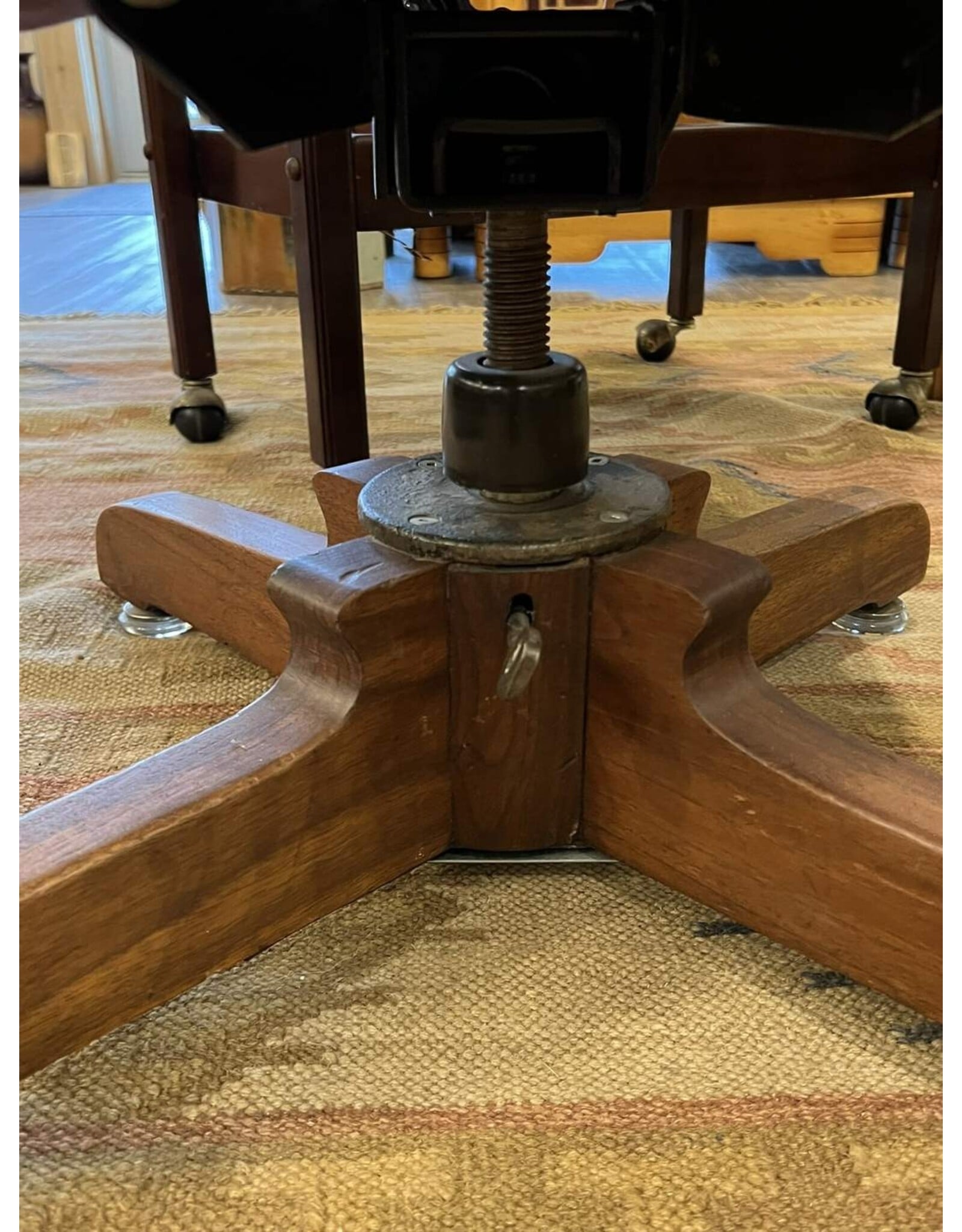 Chair - fabulous leather swivel desk chair