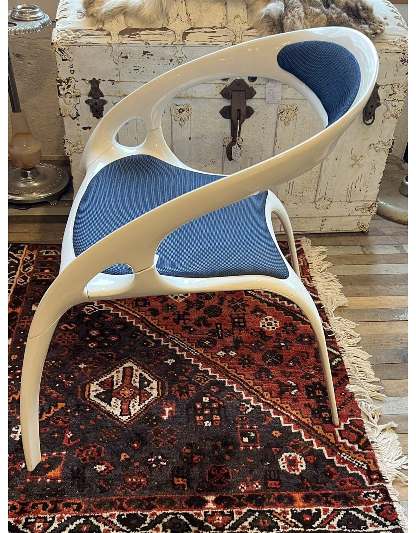 Go Chair - 1998 Bernhardt design, by Ross Lovegrove, powder coated magnesium frame