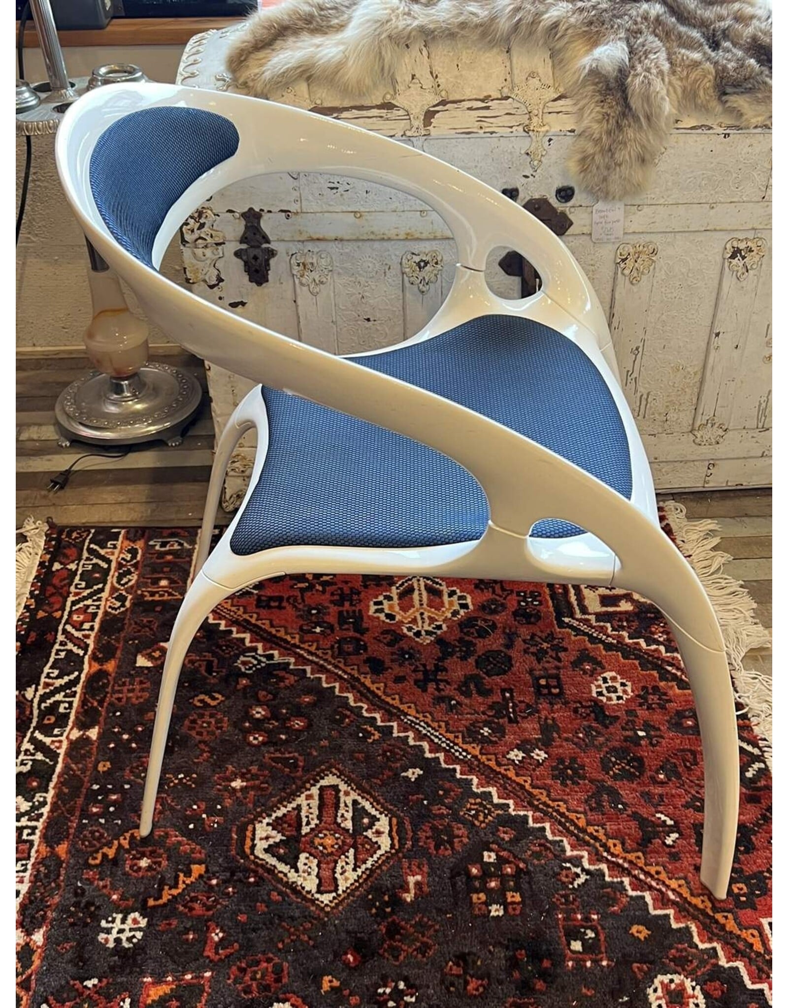 Go Chair - 1998 Bernhardt design, by Ross Lovegrove, powder coated magnesium frame
