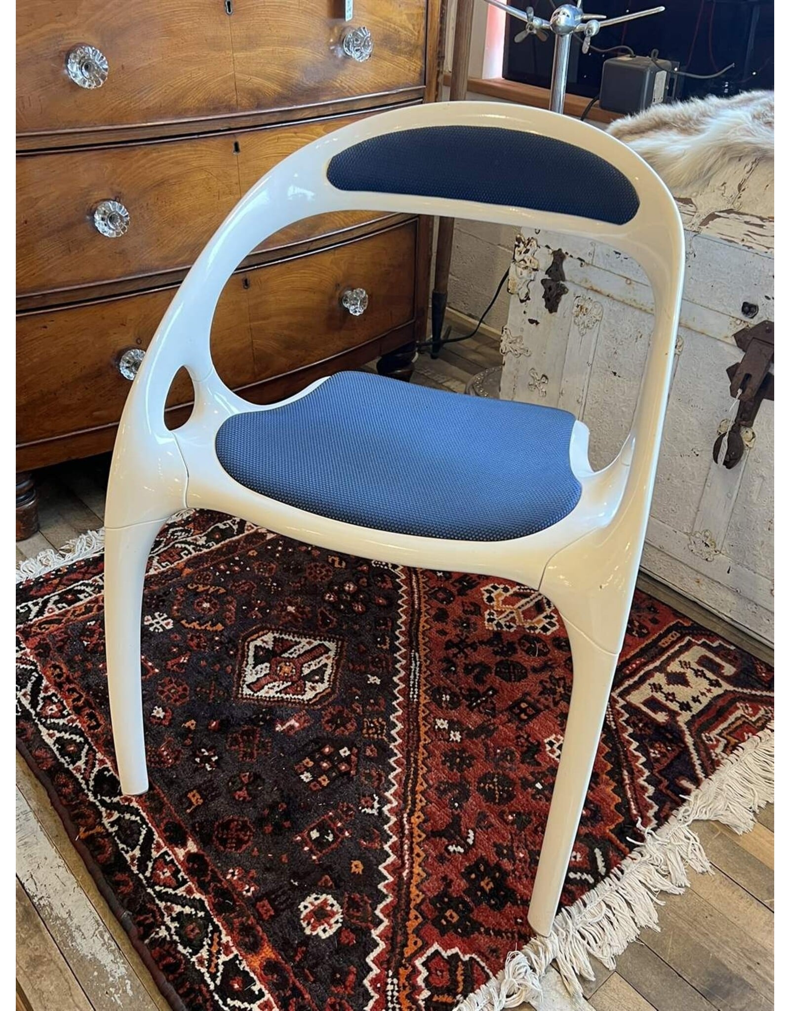 Go Chair - 1998 Bernhardt design, by Ross Lovegrove, powder coated magnesium frame