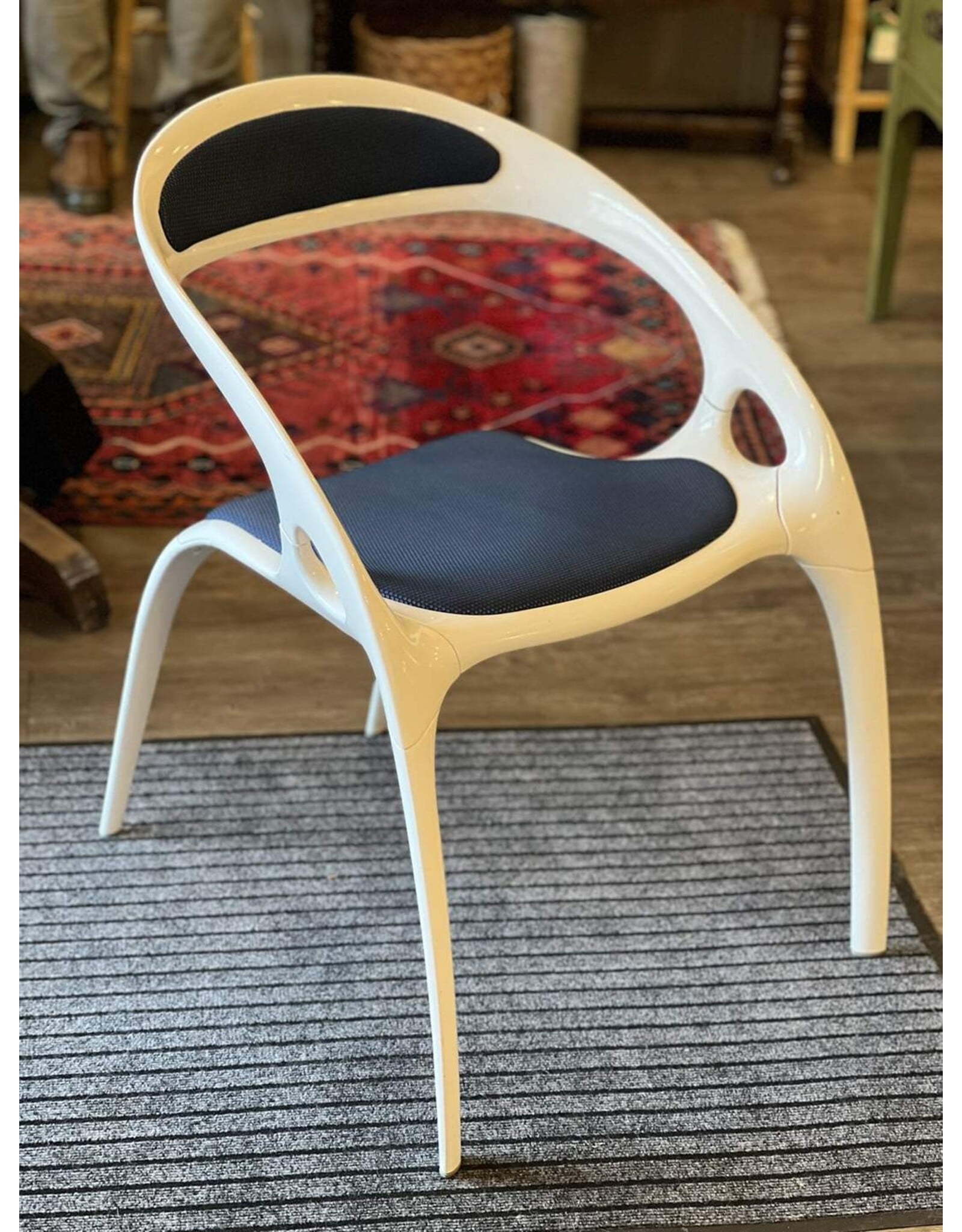 Go Chair - 1998 Bernhardt design, by Ross Lovegrove, powder coated magnesium frame
