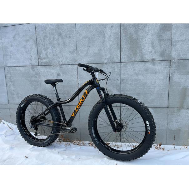 2017 907 Whiteout Orange XX1 Bluto Small