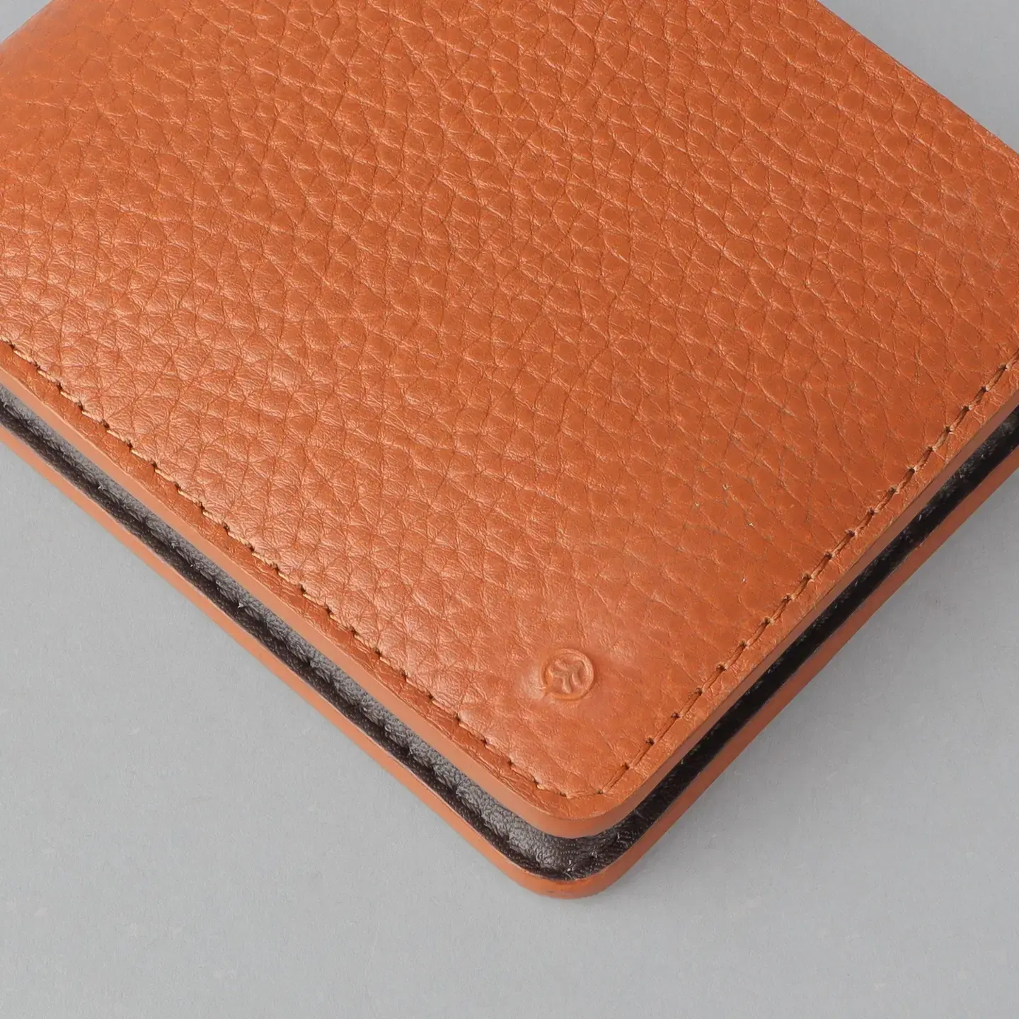 Mahe Tri Mahe Tri Bi-Fold Leather Wallet - Tan