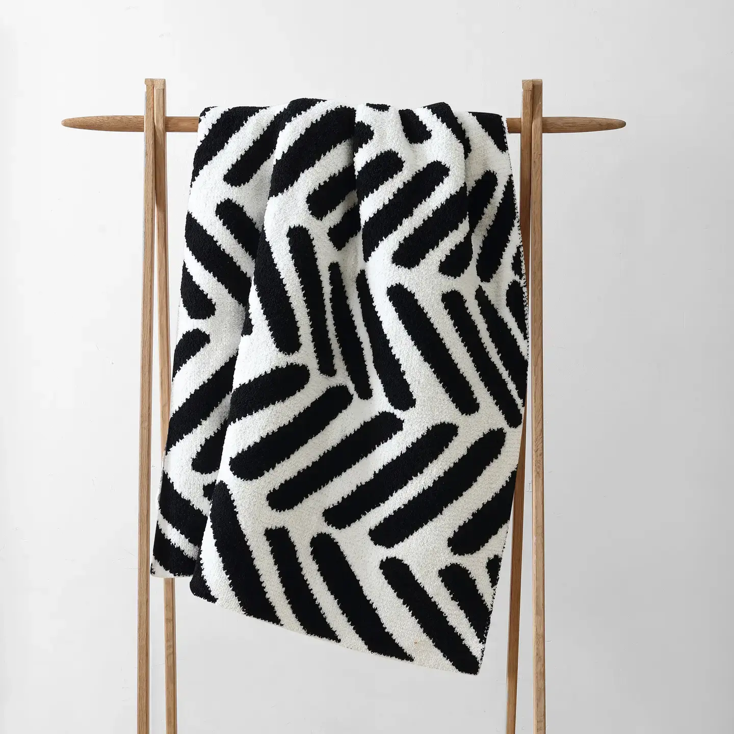 Sunday Citizen Sunday Citizen Talum Throw Black-Off White