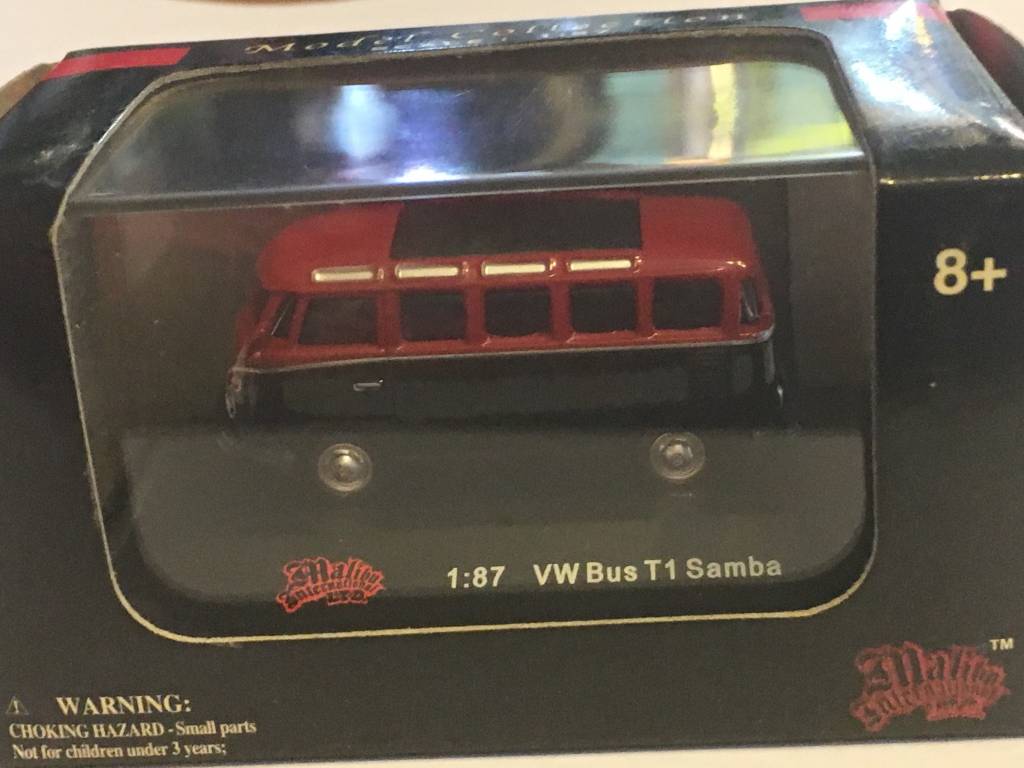 High Speed VW T1 Samba Bus - HO - Red/Black
