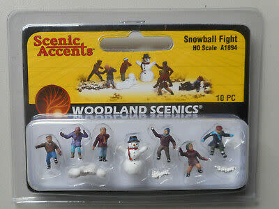 Woodland Scenics A1894 Snowball Fight HO