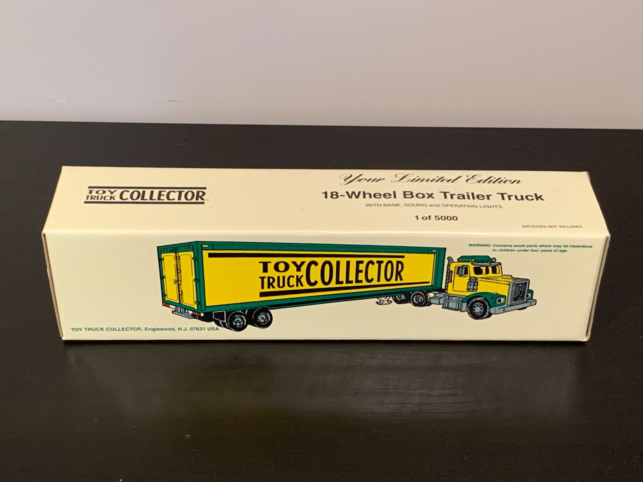 Toy Truck Collector Limited Edition 18-Wheel Box Trailer Truck with Bank 1995