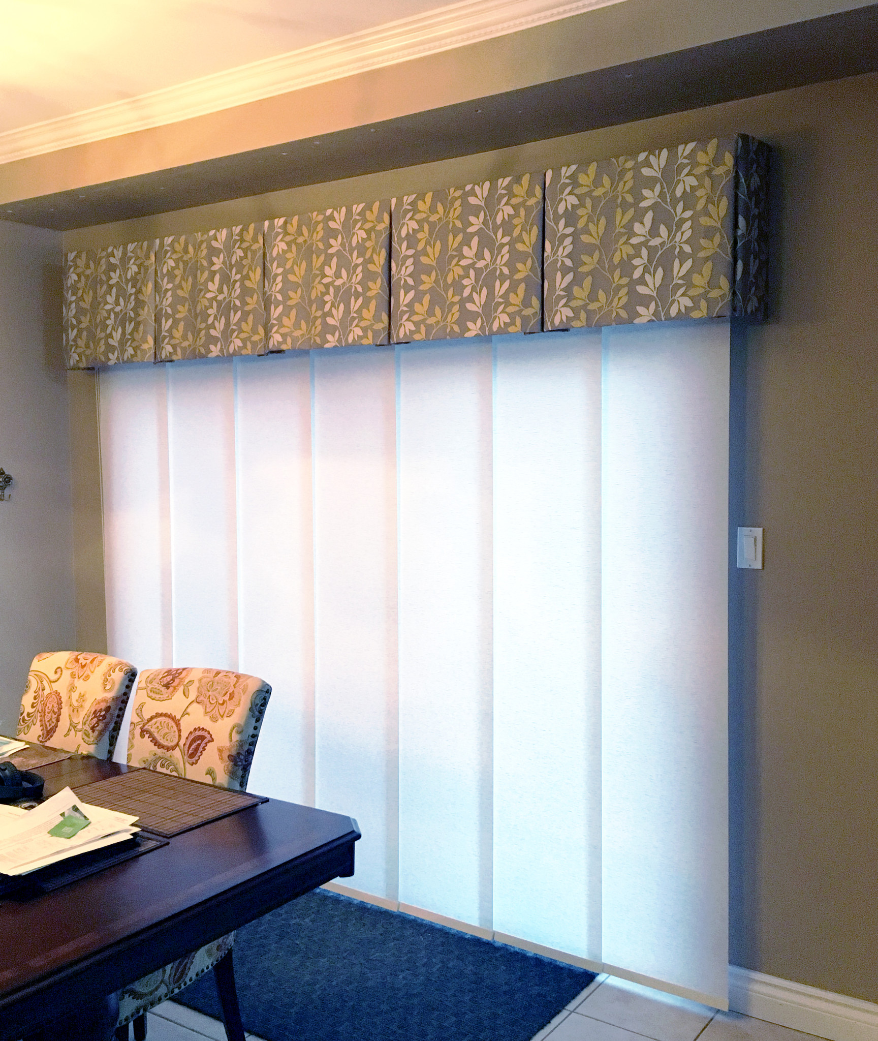 Blinds and Drapes Combination - Best of Both Worlds - Trendy Blinds Inc.