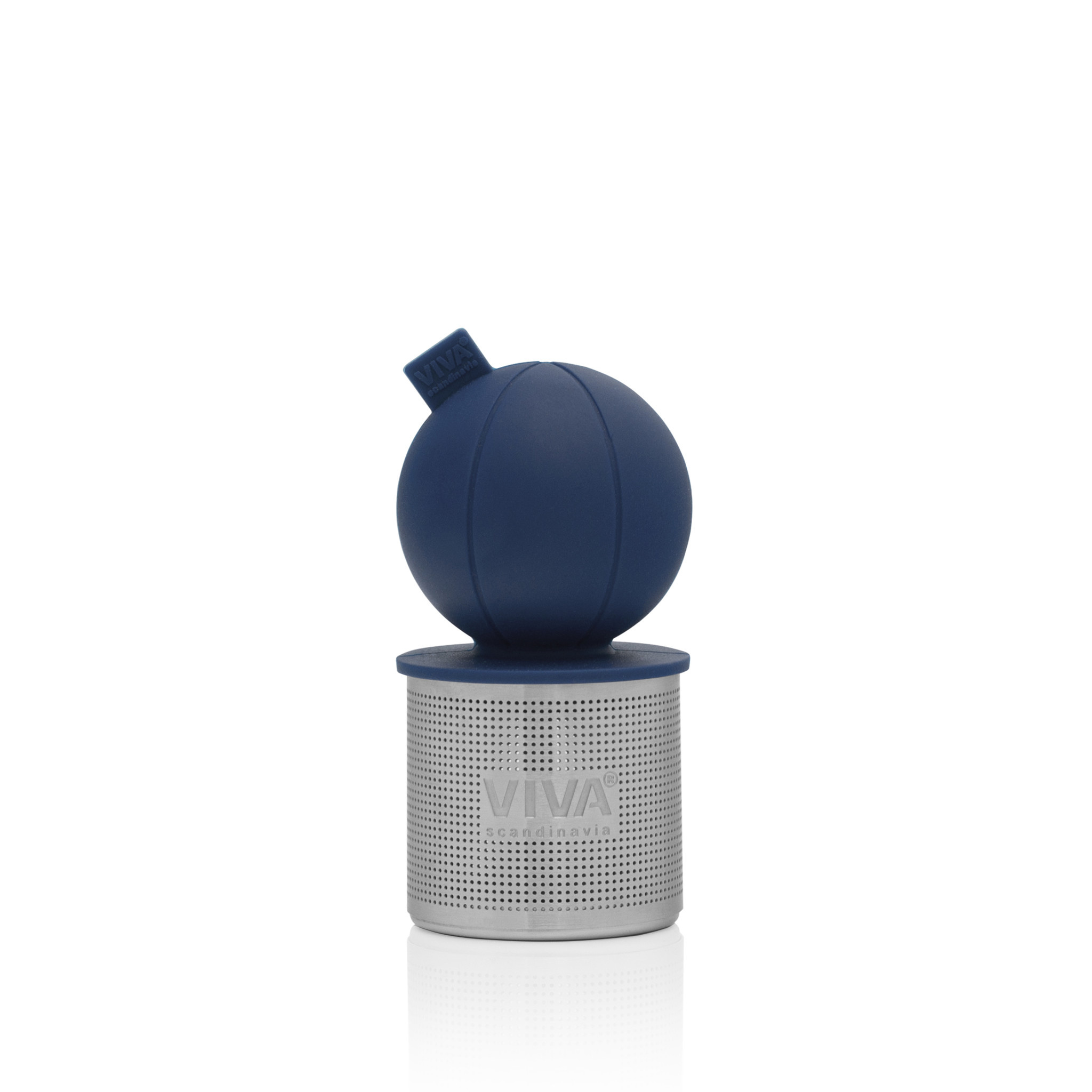 Floating tea strainer